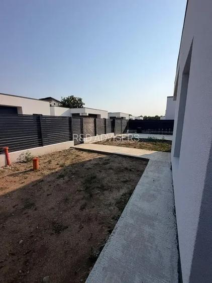 Casa 4 Camere De Vanzare|Afumati Deal Canalizare| Incalzire Pardoseala - 3