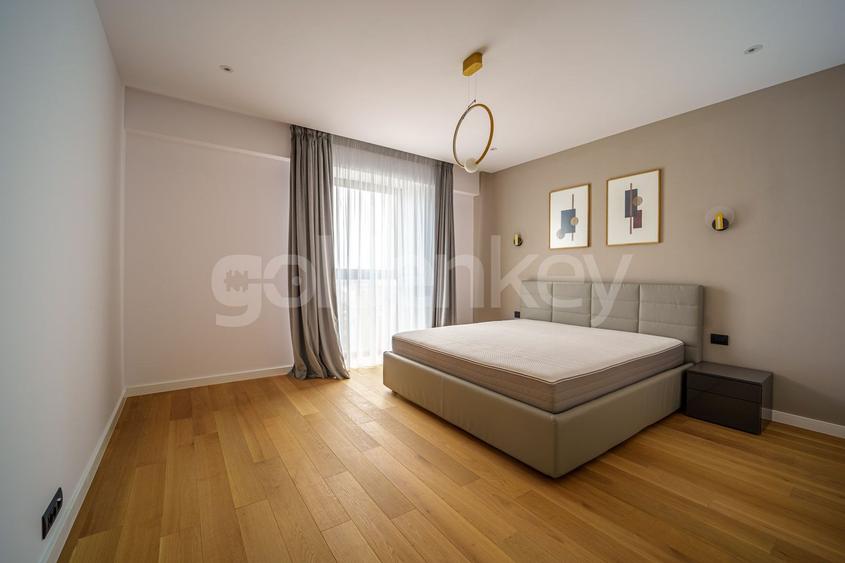 Apartament mobilat cu 4 camere | ultra-finisat | 2 garaje