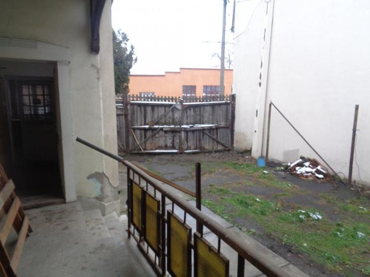 Vanzare casa 220 mp utili, teren 860 mp, Semicentral