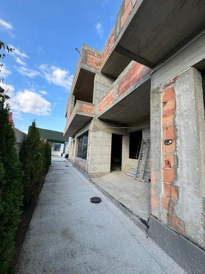 3 imobile distincte poziționate într-o curte cu teren de 715 mp-990 000 euro