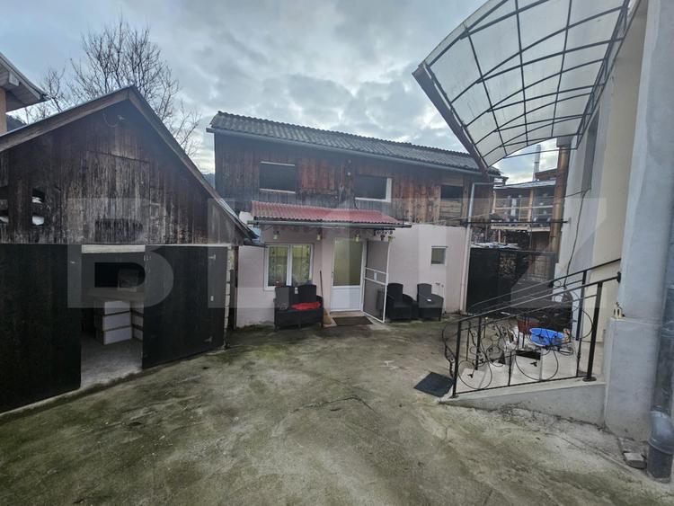 Casă cu 3 camere și grădină, aproape de centrul orașului Câmpeni