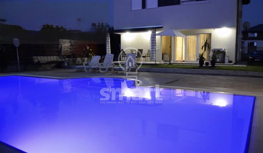Casă individuală cu piscină Borhanci Stradă privată