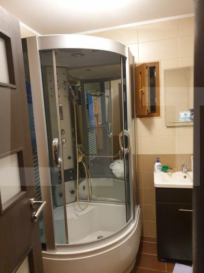 Apartament 3 camere decomandat, centrală și AC, aproape de Piața Fratii Buzesti