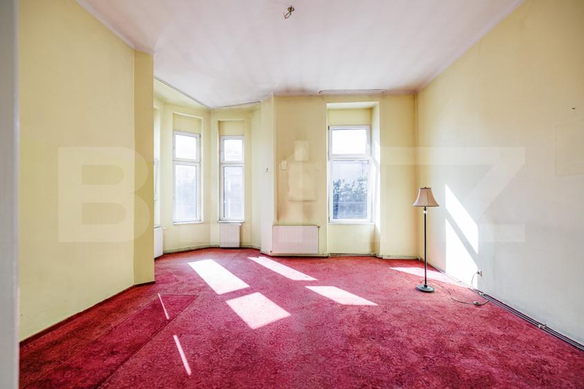 Cladire istorica, 175mp-5 camere, etaj 1,  1538Euro/ mp ,  zona Sinaia