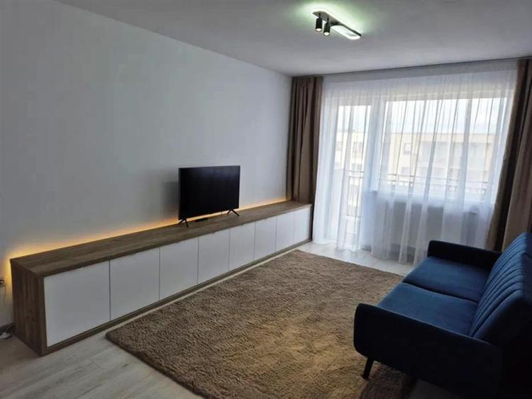 Inchiriem Apartament 2 Camere, Modern, Decomandat, Tractorul