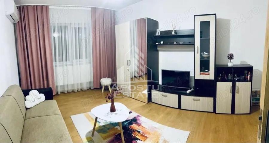 Garsoniera de vanzare ,renovata, etaj intermediar, zona Buziasului