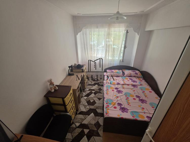 Apartament 3 camere de vanzare in Prundu