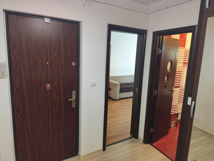 Apartament 3 camere, 2 bai , cu grădină, parcare, Cartier Tractorul