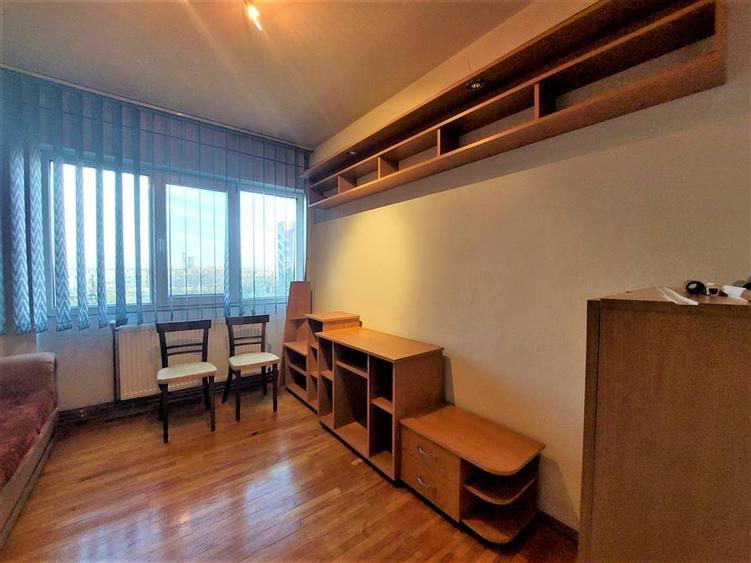 Apartament 3 camere. Zona  Podgoria.