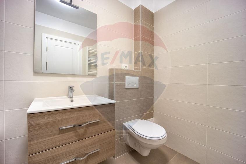 Apartament cu 3 camere de vânzare