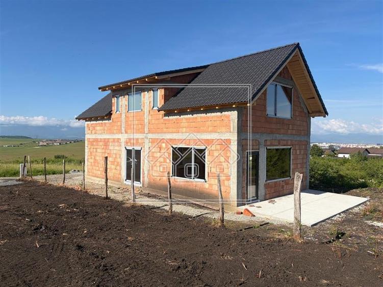 Casa individuala, cu 129 mp utili si teren de 328 mp
