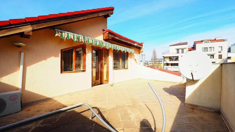 Vila cu 9 camere, 5 bai | D+P+1+M | 416mp teren - 23