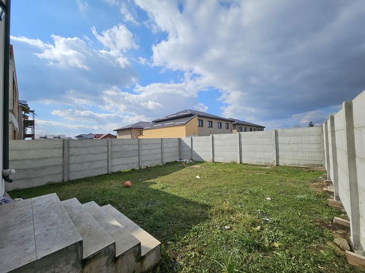 Vila 3camere,mansarda 40mp,700m de sos alexandriei