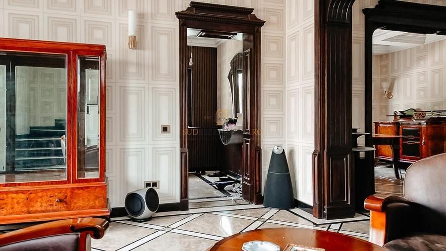Apartament exclusivist tip duplex, 7 camere + curte, zona Parcul Carol