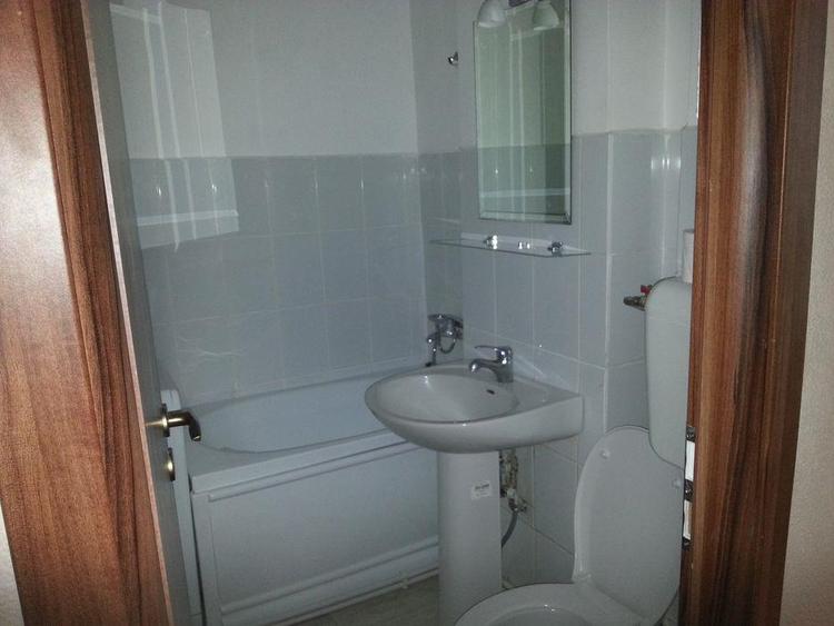 Apartament 2 Camere Decomandat – Podu Roș, Centrală Proprie