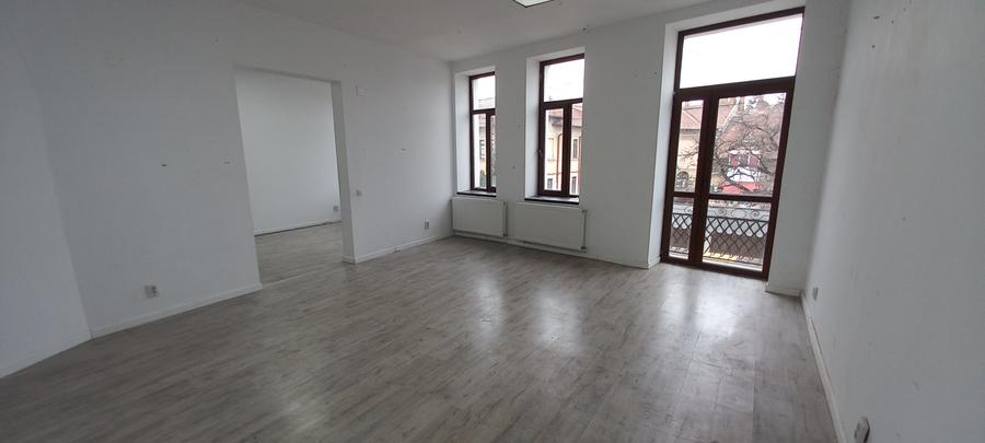 Spațiu Comercial / Birouri – 4 Camere | Poziție Stradală Calea Călărași 132