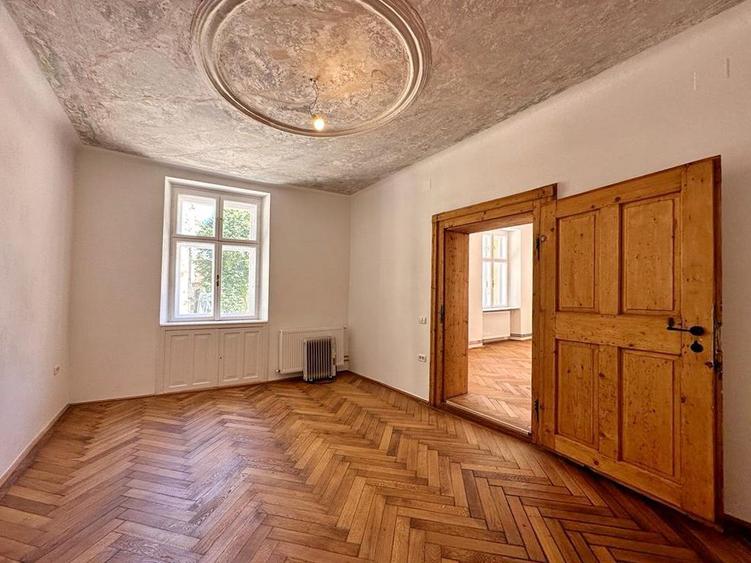 Apartament Spatios in casa, langa Biserica Neagra