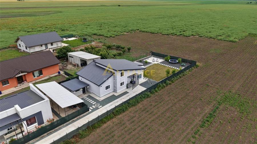 CASĂ INDIVIDUALĂ - 117mp + 22.75mp terasa - TEREN 755mp - 185.000€