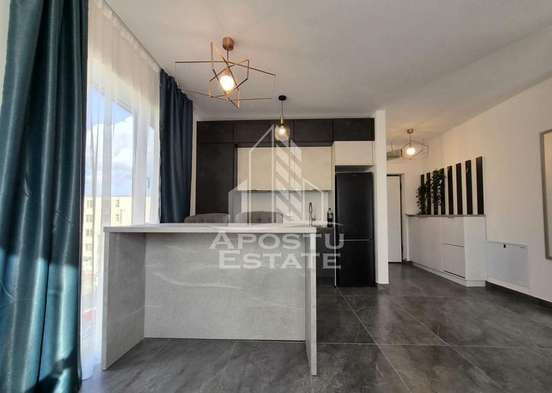Apatrtament doua camere semi decomandat,zona Confectii