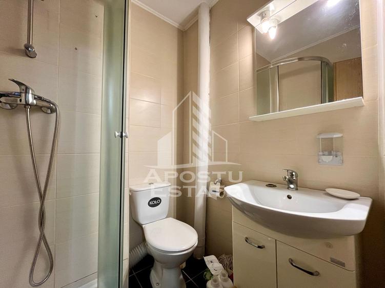Apartament cu 3 camere, centrala proprie, zona Bucovina