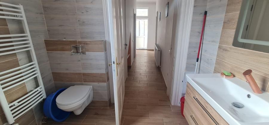 Inchiriez apartament 4 cam str.Sitei, Centrul Civic .