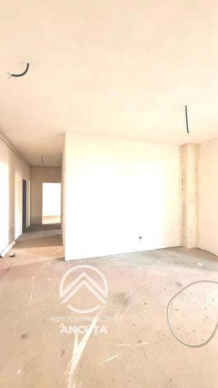 Vanzare Apartament spațios cu 4 camere, 2 băi și logie generoasă, în Florești