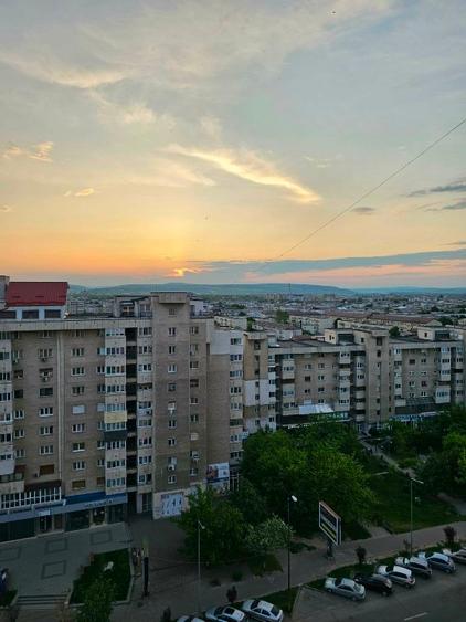 Proprietar, vând apartament 3 camere decomandate, 3 balcoane, 2 băi!