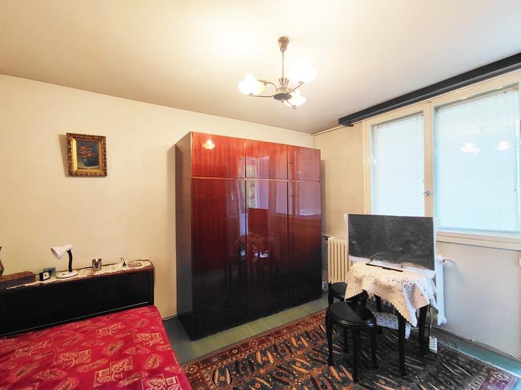 Apartament 3 camere, decomandat, zona 1 Decembrie 1918