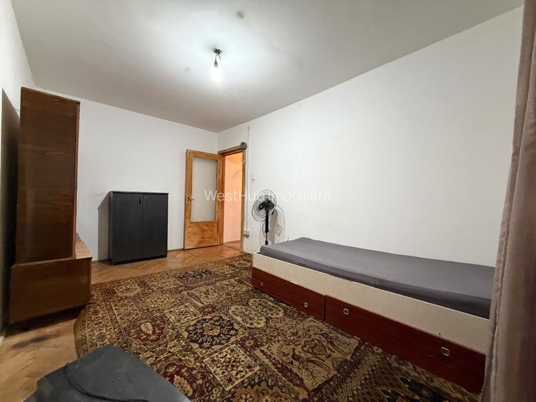 Apartament 3 camere, 50 mp utili, etaj 3, zona Dacia - 3