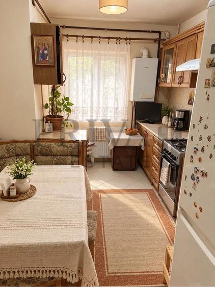 Apartament decomandat 3 camere, 2 bai, parter, Soarelui/ Sud Plaza,