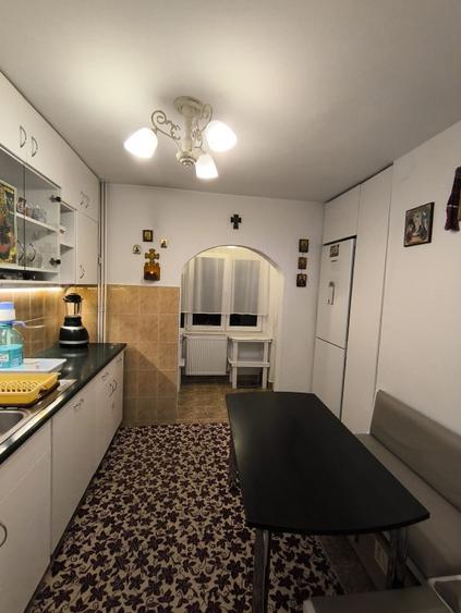Apartament decomandat cu 2 camere | pivniță | Piața Rahova | Mobilat și utilat |