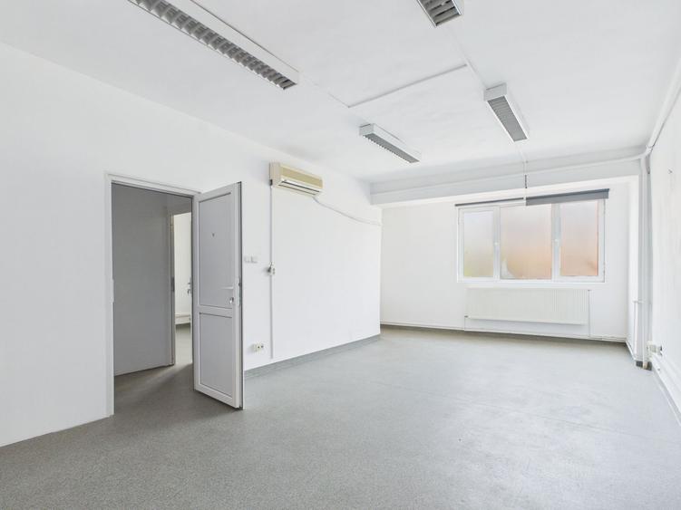 Clădire de 560 mp utili ~20 încăperi | Configurație medicală