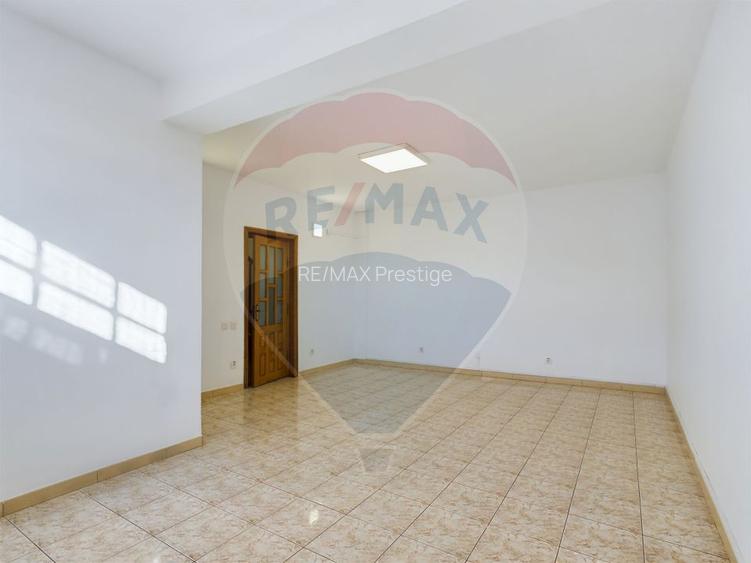 Casa cu 5 camere de inchiriat 210 mp | Eroii Revolutiei - 10
