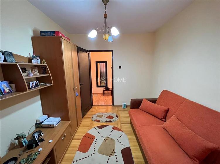 Apartament 3 camere, ultracentral, etaj 9, renovat ,mobilata si utilat