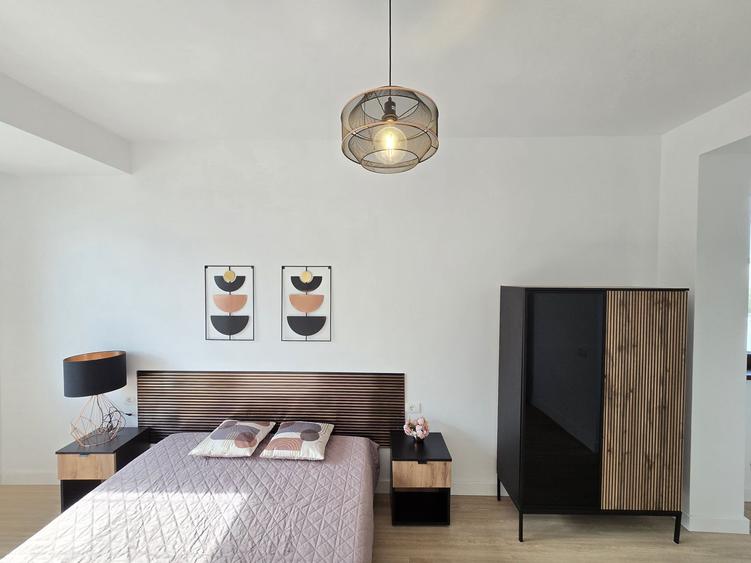 3 camere - Damaroaia - Petrom City - curte 140 mp