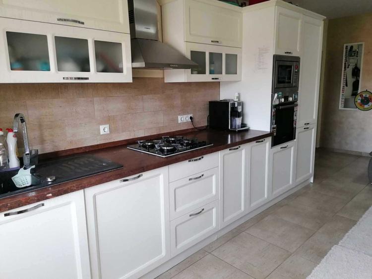 Apartament 3 camere/ 2 balcoane/ Parcare inclusa/ Zona Cetatii
