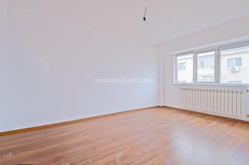 Apartament cu 3 camere de vânzare în Mangalia, 600 m până la plajă . - 8