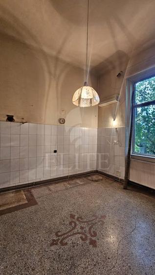 Apartament 3 camere în zona PIATA MIHAI VITEAZUL