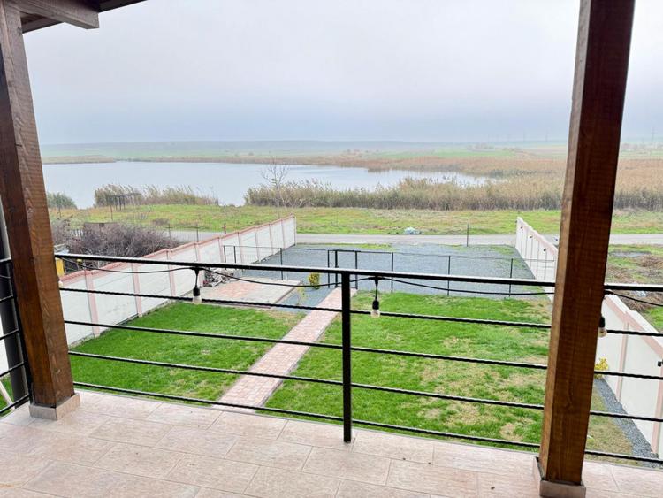 Pensiune turistica de vanzare in Corbu vedere lac afacere la cheie