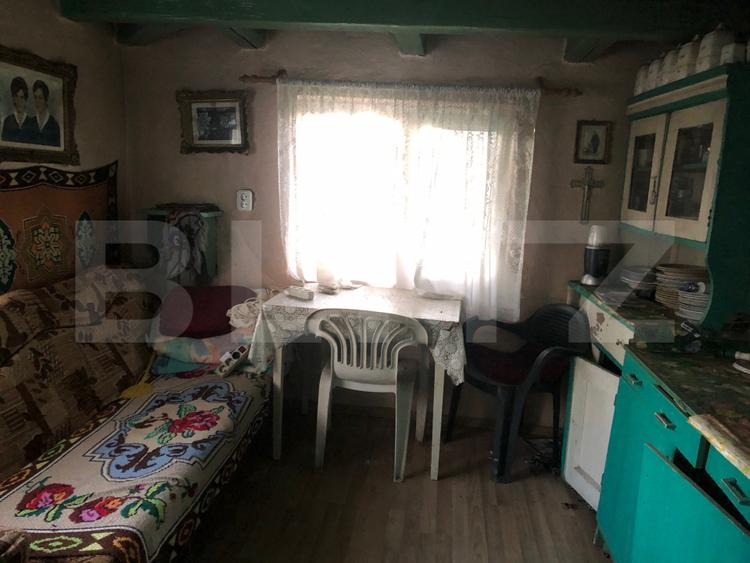 Teren cu casa bătrânească, 2000 mp, comuna Pomi