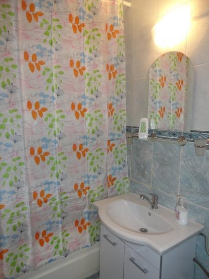 De inchiriat ( vanzare)2 camere zona INDEPENDENTEI Hristo Botev mobilat