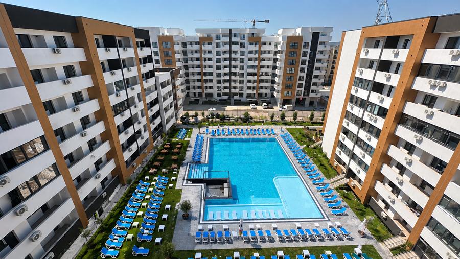2 camere tip Studio ~ Mutare imediata ~ Vedere Piscina