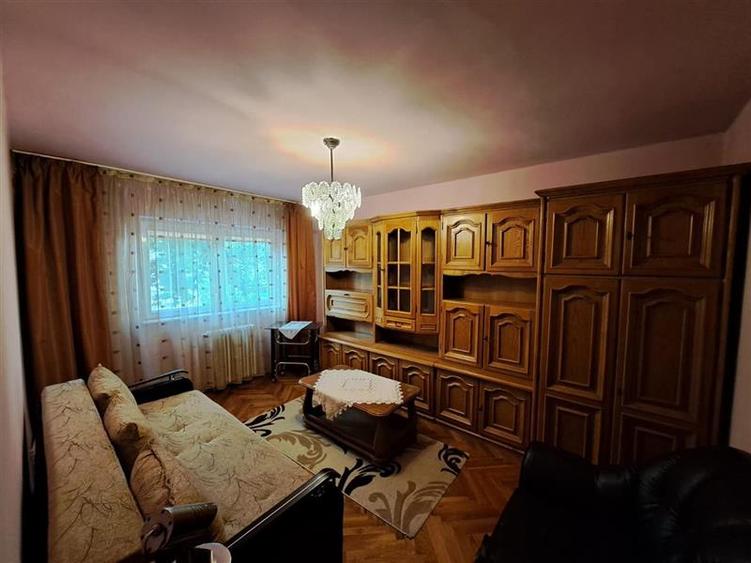 Apartament cu 2 camere, Decomandat, situat in cartierul Manstur!