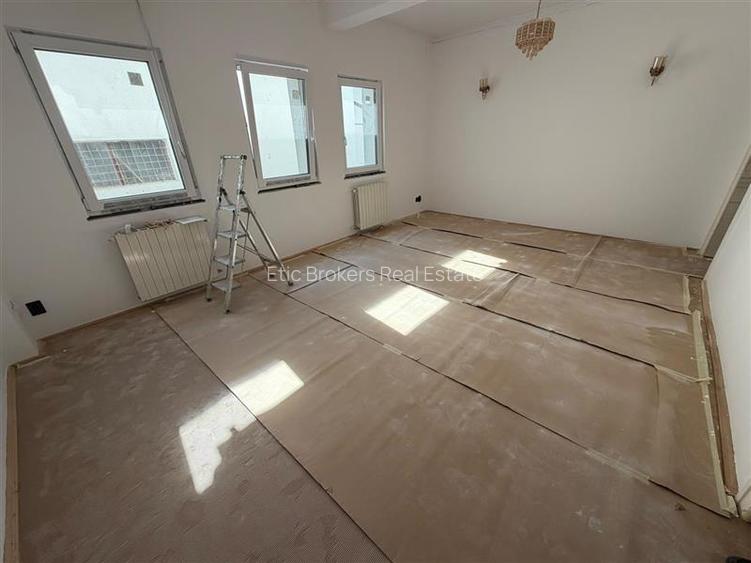 Vanzare casa Bucuresti noi, super deal, teren 1300 mp, renovata integral