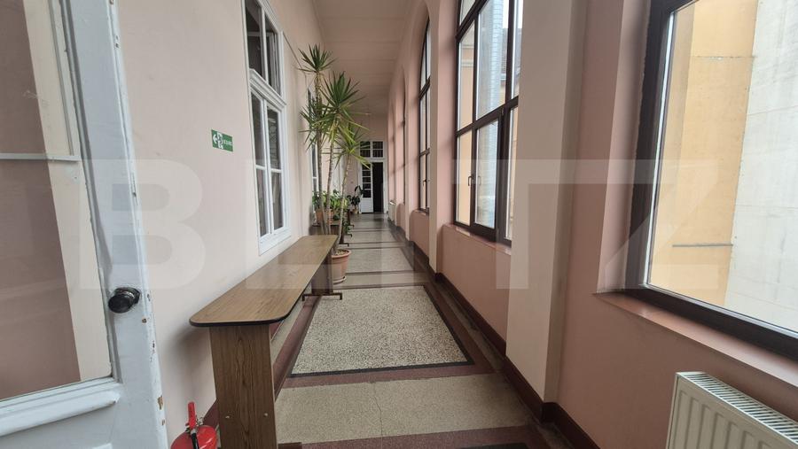Birou de inchriat, 255 mp, zona Ultracentrala, cladire autorizata PSI