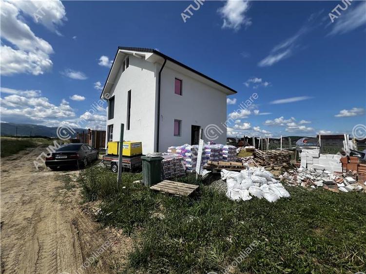 Casa individuala cu 4 camere si teren de 310 mp in Cristian zona Sere