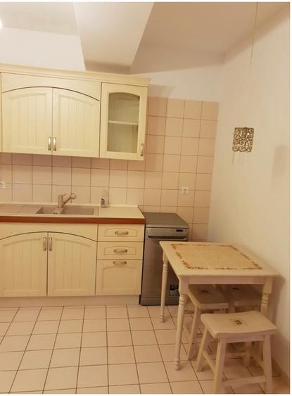 Închiriere apartament 3 camere cu 2 locuri de parcare Central Park