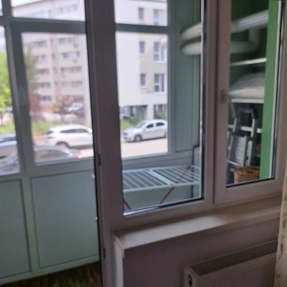 Garsoniera, decomandata, 38 mp, centrala proprie, ac, metrou aproape, Militari