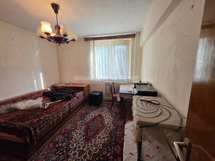 Titan, 10 minute metrou Costin Georgian, la piata Minis, 2 gr sanitare, - 11