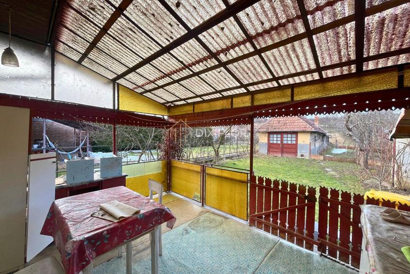 Casă cu 2 camere și teren generos | Miercurea Nirajului